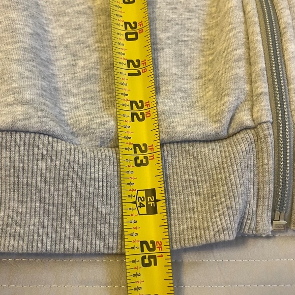 Puma Zip Up Jacket w/Pockets Women's Grey/White - Size S - Picture 7 of 8